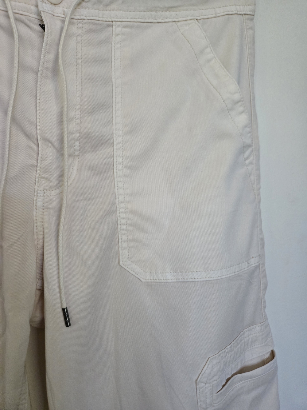 American Eagle Outfitters Women's Cream Straight-Leg Cargo Pants - Picture 3 of 11